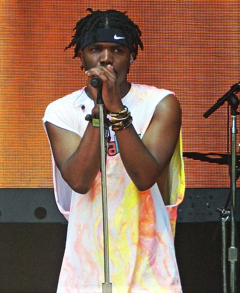 Smino performing